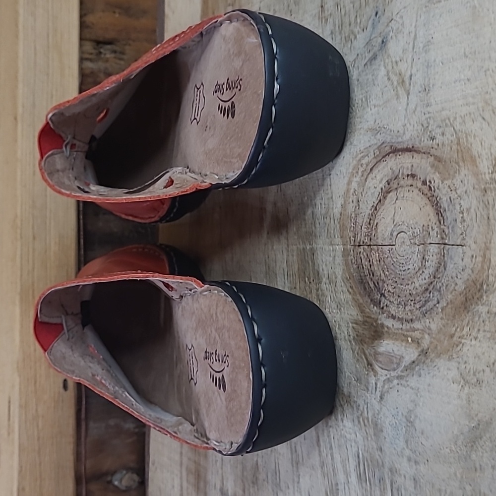 Womens Size 41 Spring Step clogs - Picture 3 of 7